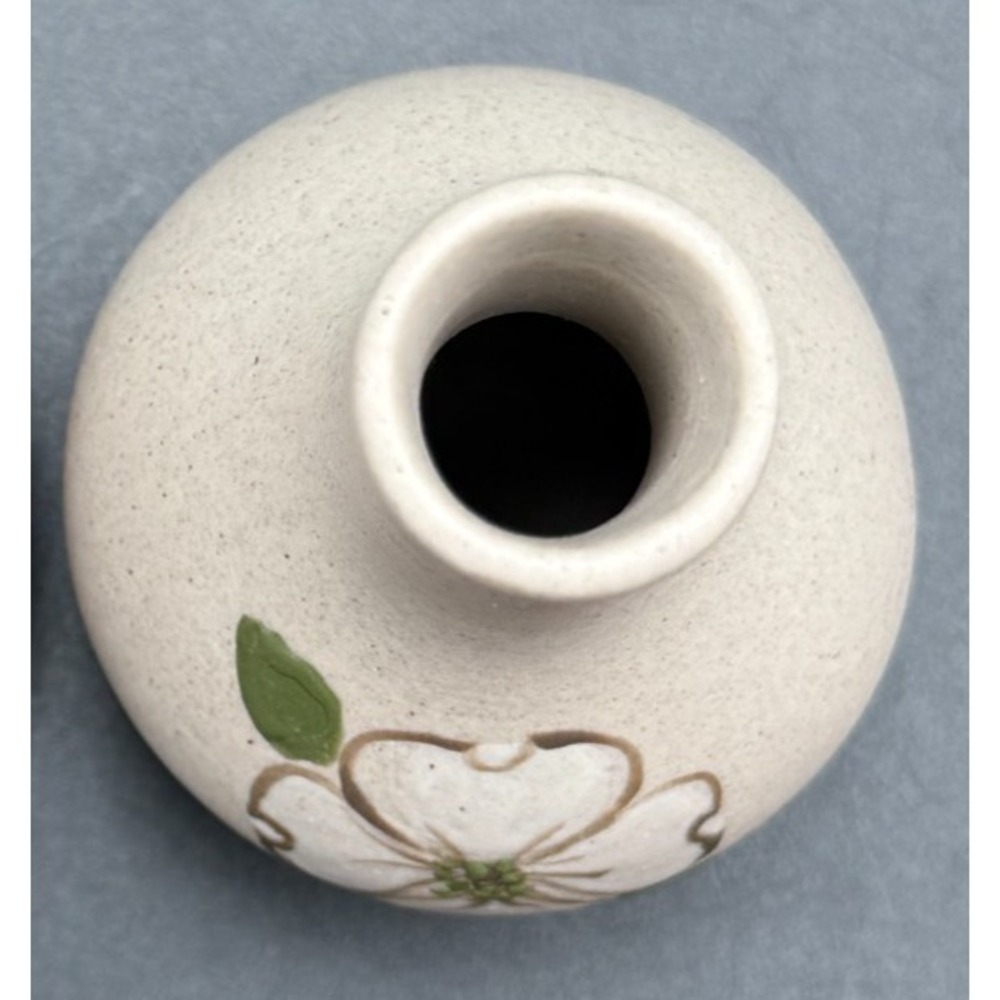 Pigeon Forge Pottery Small Bud Vase with Dogwood Flower Decoration-1 Item - Picture 3 of 7